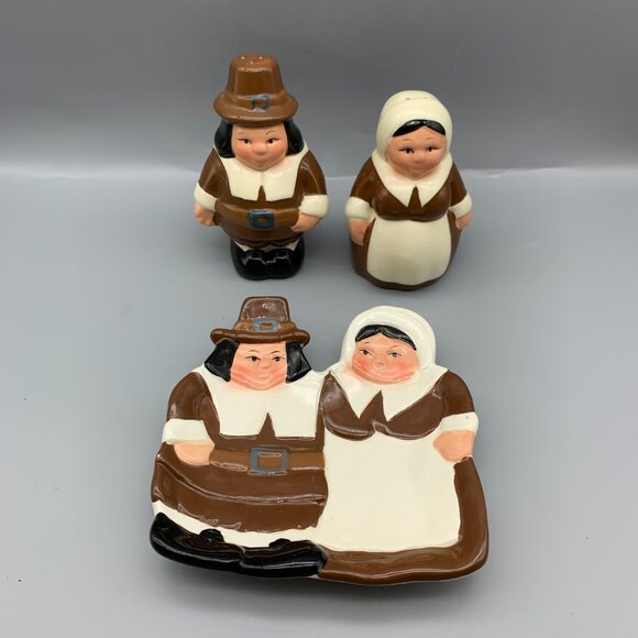 2001 Publix Super Markets Pilgrim Salt & Pepper Shakers and Spoon Rest - Picture 1 of 11
